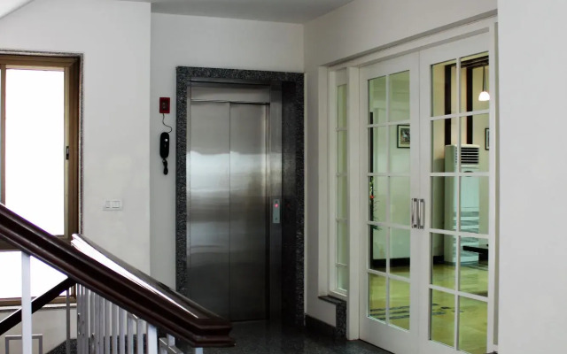 Stately Suites Golf Course Road