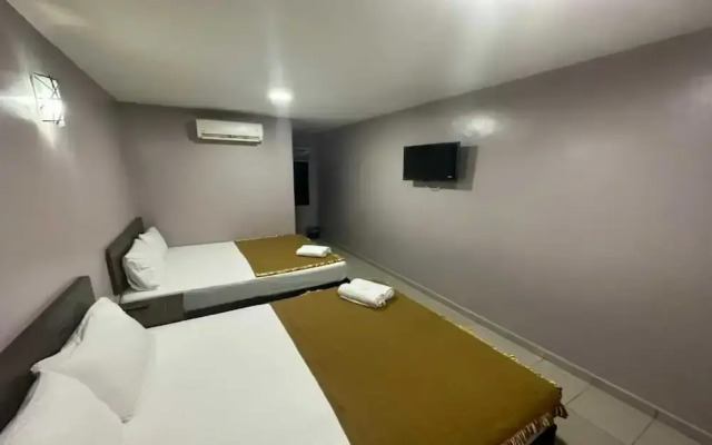 OYO 91119 Hotel D Lima Inn