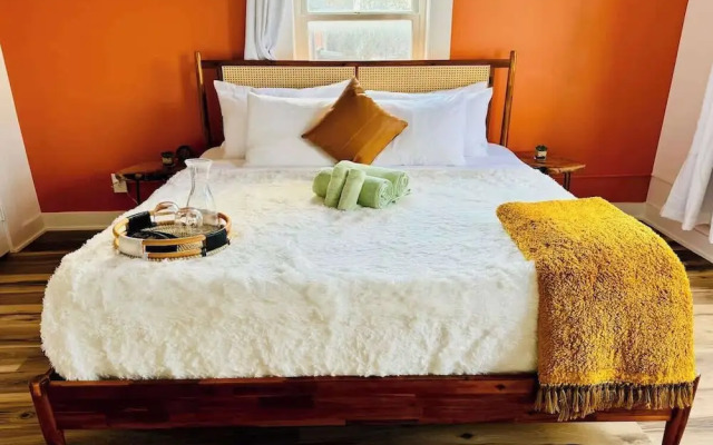 Jungle House Downtown Columbus – Modern Boutique Suites