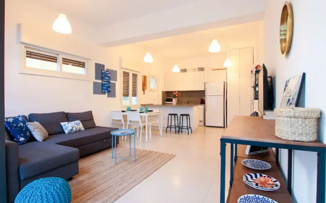 Trendy with balcony on Sheinkin by FeelHome