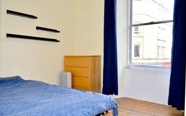 Bright & Spacious 1BD Apartment in Edinburgh