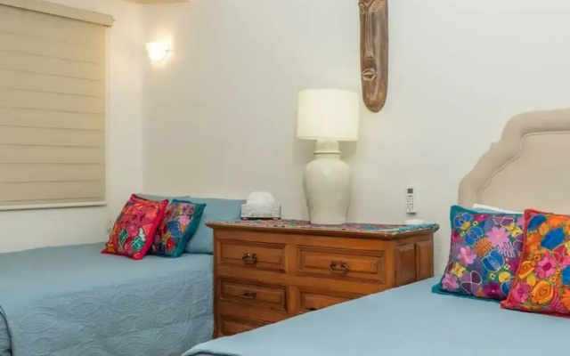 Ocean Front Condo With Pool Sleeps 6 Adults