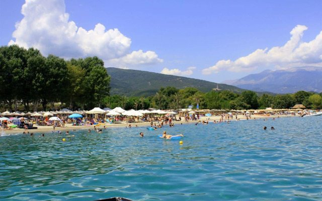 Zeus Hotel