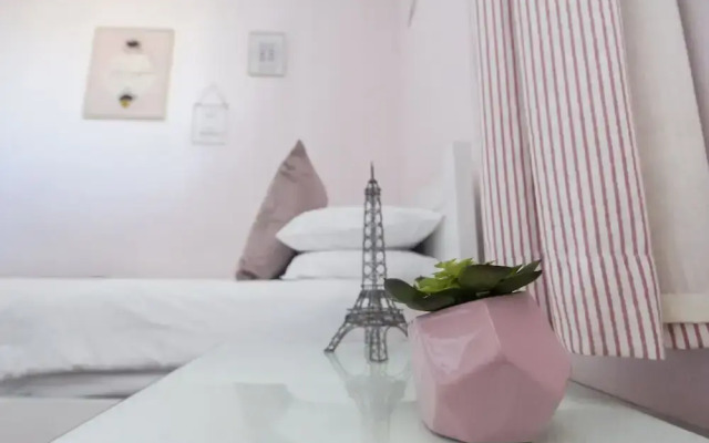 Little Paris Parking by Brighton Holiday Lets