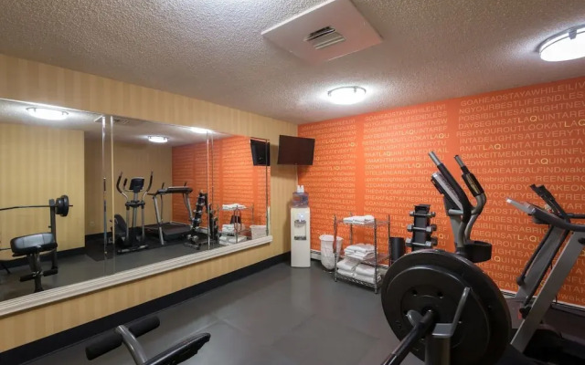 La Quinta Inn Buffalo Airport