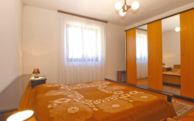 Apartment 1586
