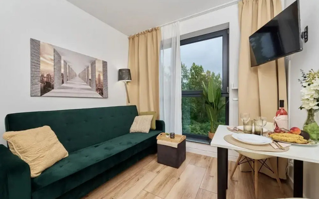 Studio Wrocław Fabryczna by Renters
