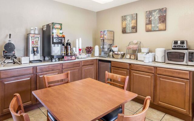Super 8 by Wyndham Tempe/ASU/Airport