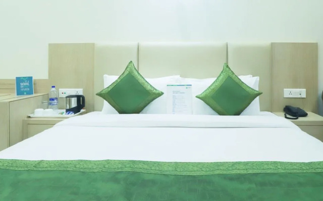 OYO 16768 Hotel Lotus Grand