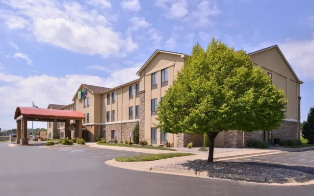 Holiday Inn Express & Suites Topeka West I-70 Wanamaker by IHG