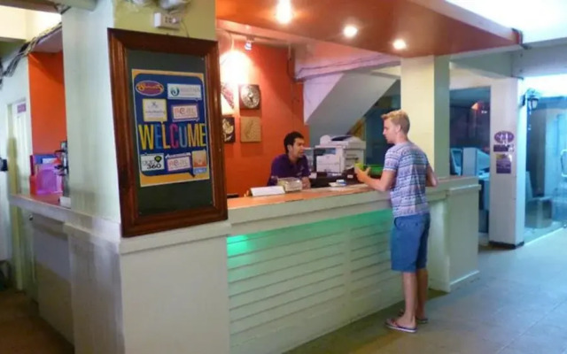 Отель Sawasdee Khaosan Inn