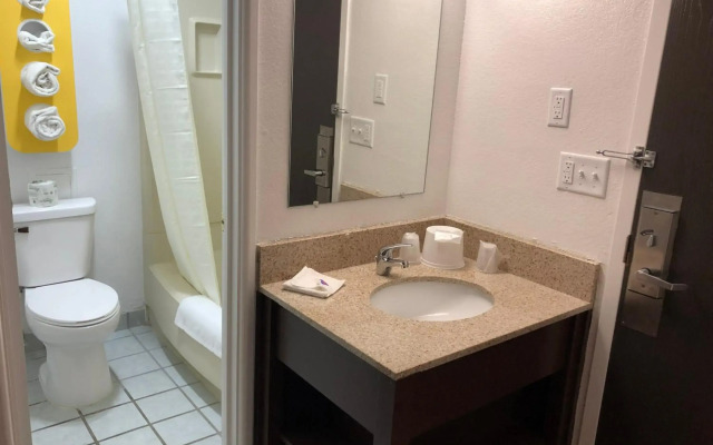 Motel 6 La Crosse, WI