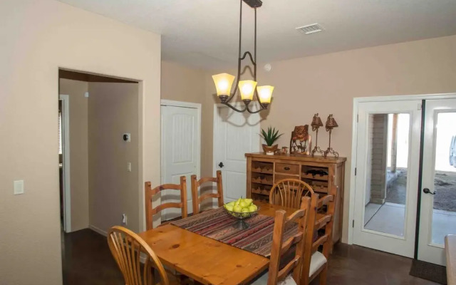 Horse Shoe Court Vacation Rental