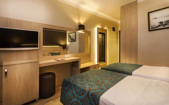 Parador Beach Hotel
