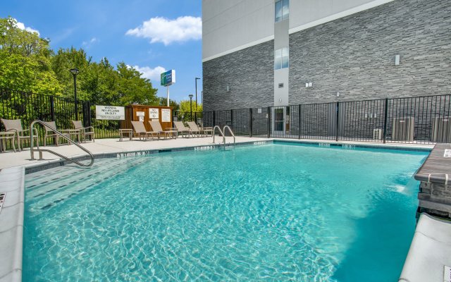 Holiday Inn Express And Suites Denton South, an IHG Hotel