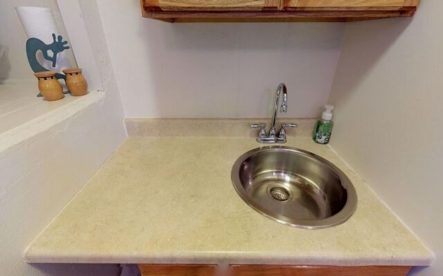 The Cozy Kokopelli Studio Cabin