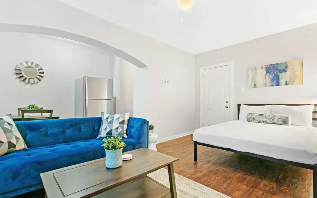 Studio Superb Apt Near Loyola University