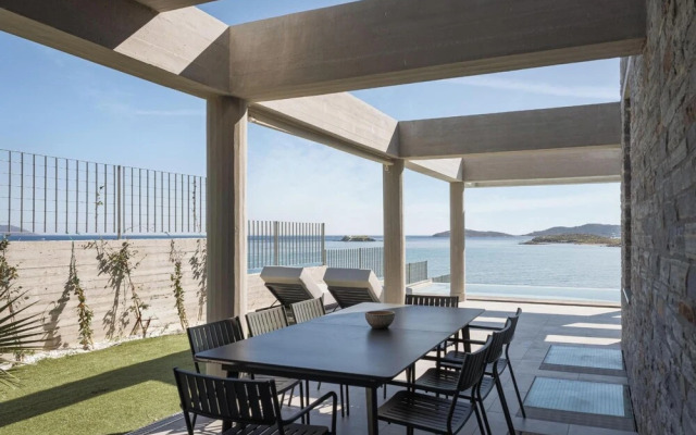 Luxurious Seafront Villa Karystos