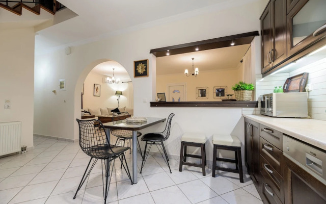Diogenis House