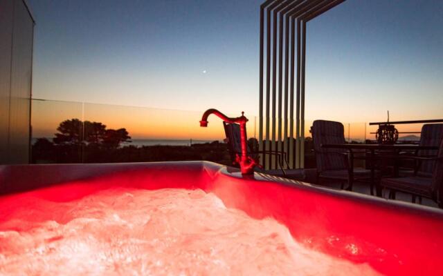 Io Suites