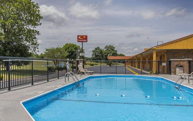 Econo Lodge Cornersville