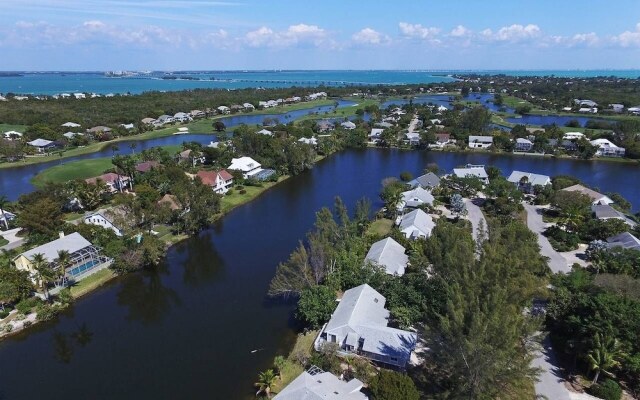 The Lakeside Beach 2 Bedroom Home