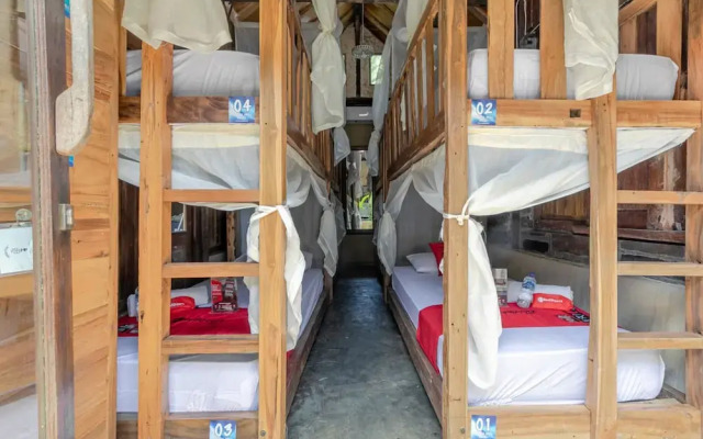 RedDoorz Hostel @ Raya Canggu 2