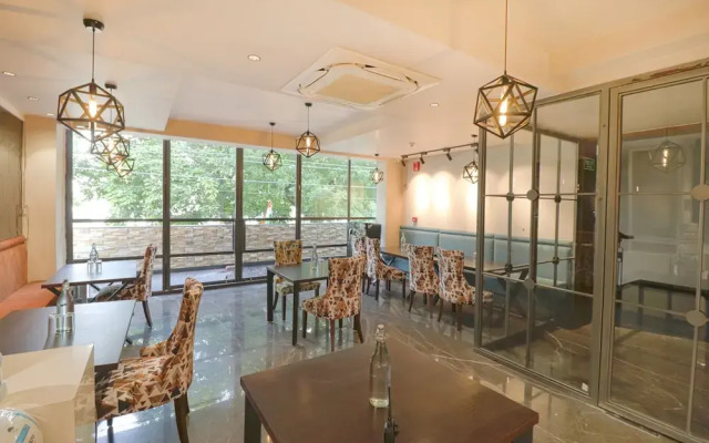 Fabhotel Prime Shanit