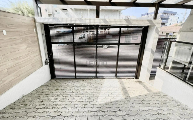 180 - Lindo apartamento com 02 suítes em Mariscal