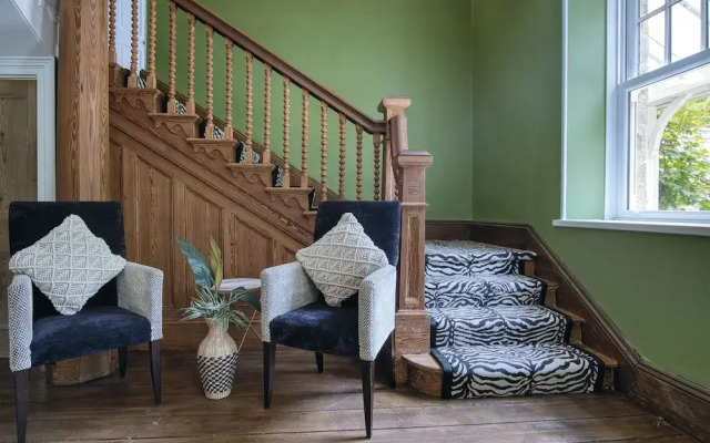 Hill House Country Estate - Princes Gate