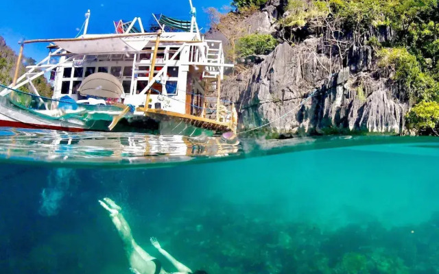 Paolyn Floating House Restaurant