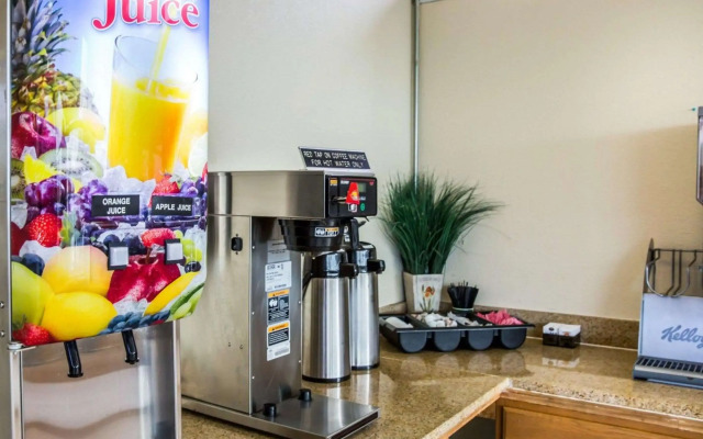 Rodeway Inn & Suites Wilmington North