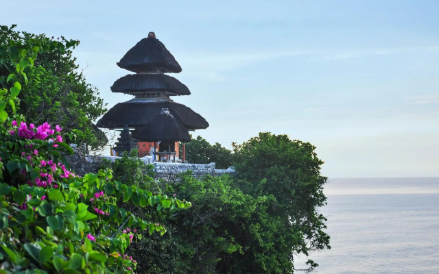 Ulu Cliffhouse
