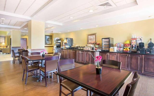 Wingate by Wyndham Mobile