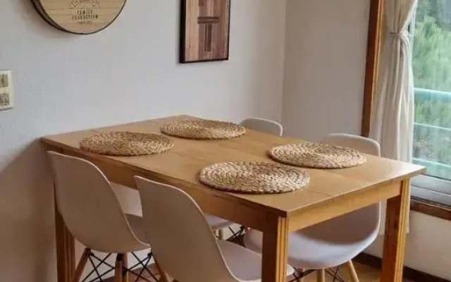 Pine Tree Apartment