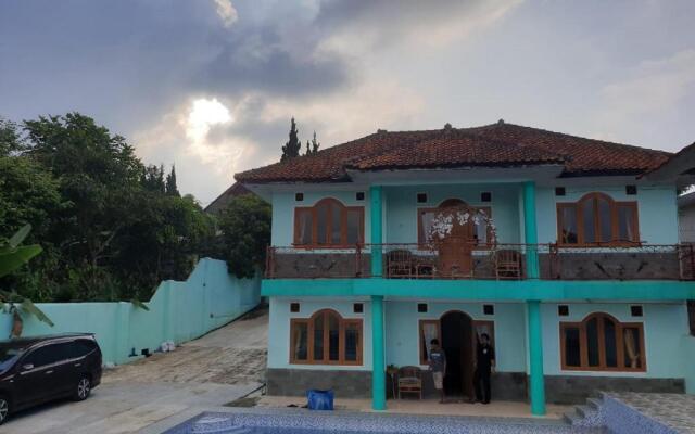 OYO 3879 Villa Sari Intan