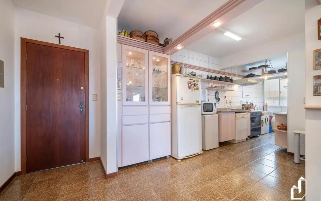 Apartamento com 02 dormitórios