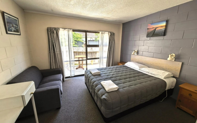 Judges Pool Motel – Guest Rooms – Turangi