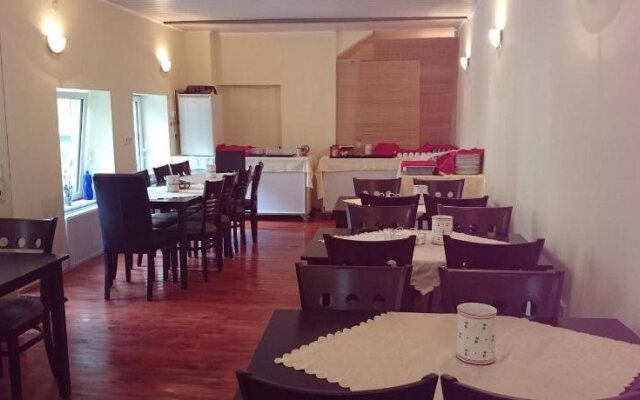 City Hotel-Garni