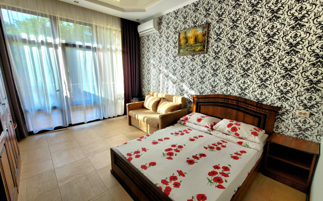 Yuzhnaya Rapsodiya Guesthouse