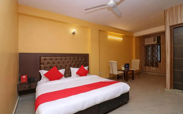 Oyo 18480 Embassy Suites