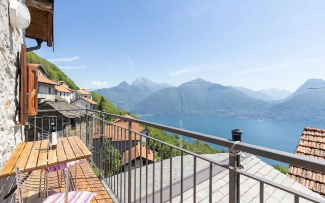 Holiday Home in San Siro Near Lake