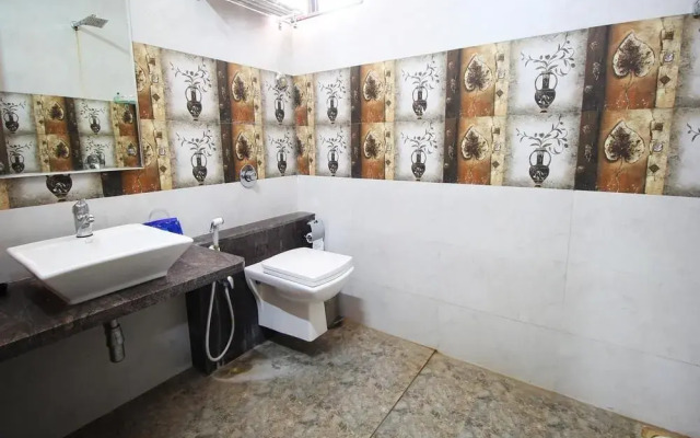 OYO Premium Home Guard Chowk Dwarka