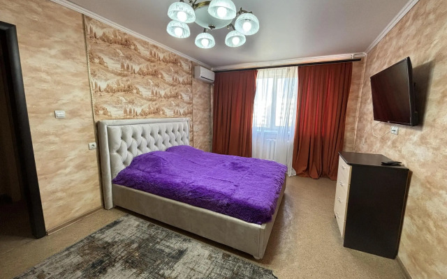 Квартиры посуточно в Нижнекамске на пр-те Вахитова, д. 23