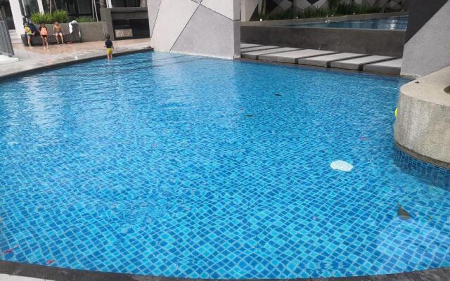 Dz Studio and Suite Parisien Tower i-City