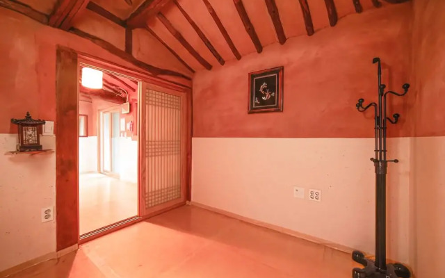 Ganghwa Jangbogo Hanok Pension
