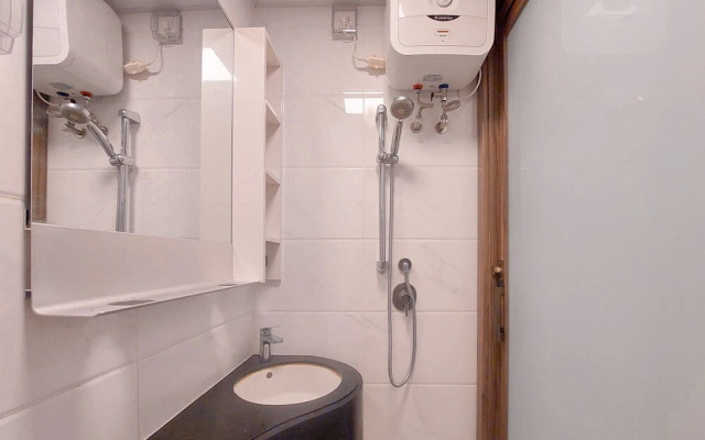 Good Place And Minimalist Studio Sky House Bsd Apartment – Bathroom – Legok