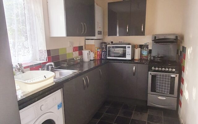 Remarkable 1-bed Flat in Slough, Near Farnham Road