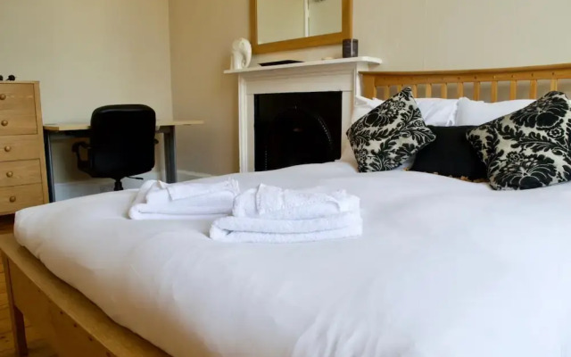 4 Bedroom Georgian Flat In New Town