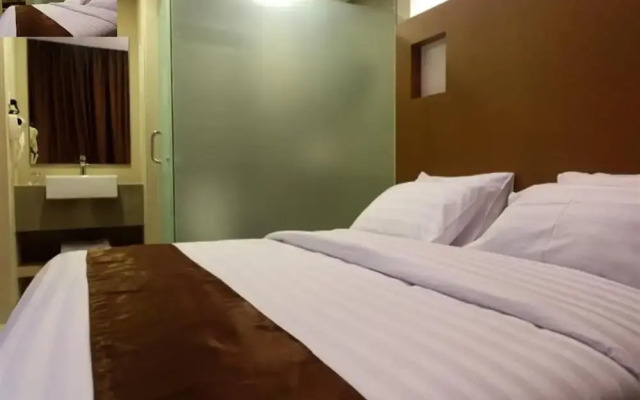 Sky-Inn Express Hotel